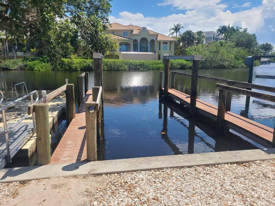 Seahorse - Tiny 1.2 Mi, 2 Kitchen W & D Queen Bed Holiday home *